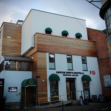 Pinnacle Suites Hotel Cowes  Exterior photo